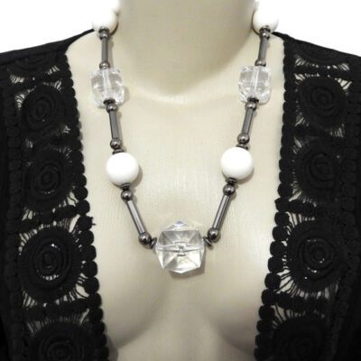 Colar Branco e Cristal