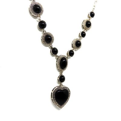 Colar Boho Prata com Coração Preto
