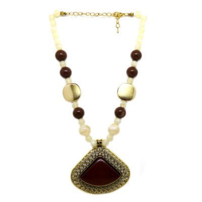 Colar com Bolas e Chaton Triangular Marrom